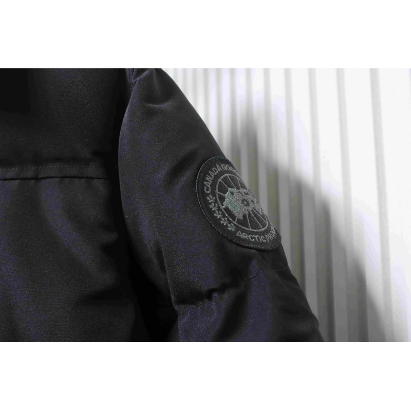 Canada goose   17 Black Label Down Jacket BIack