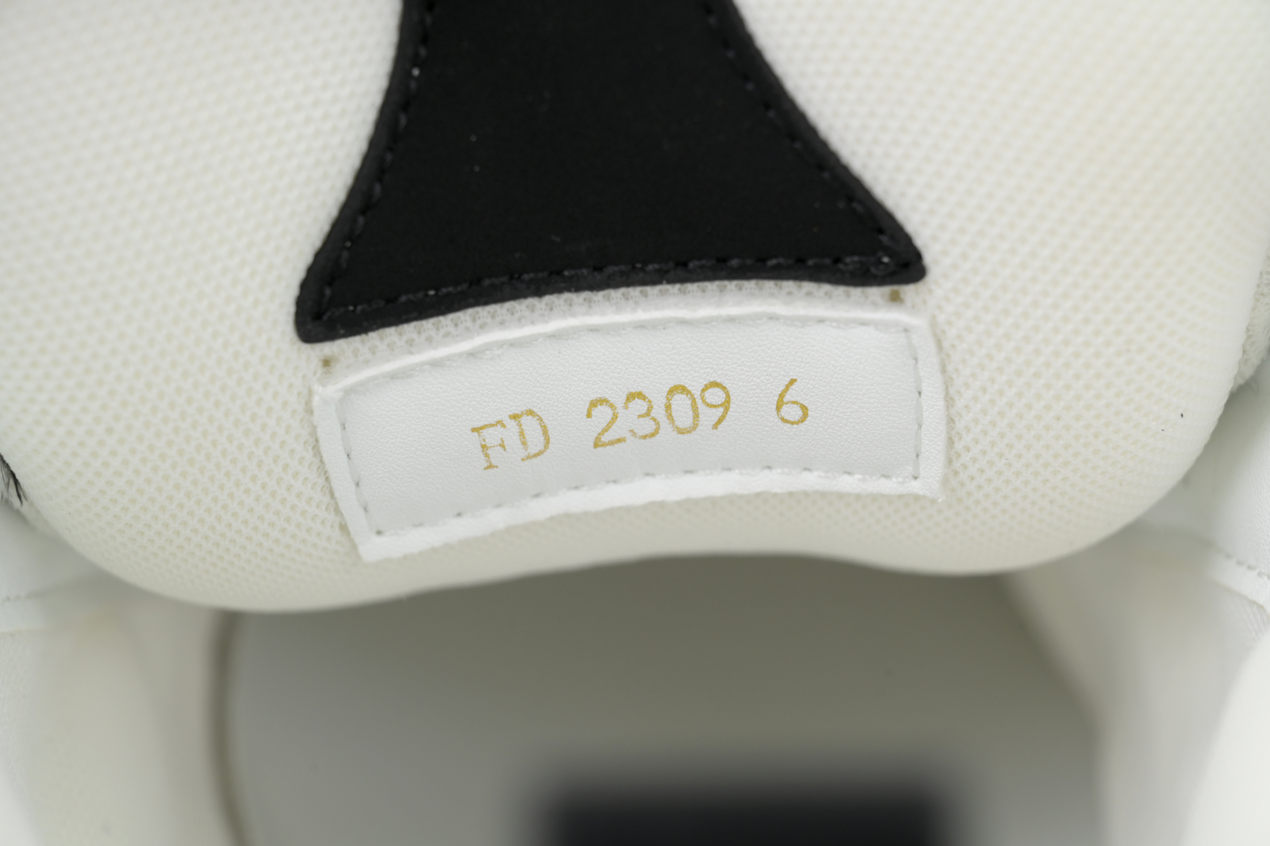 PK God Batch LOUIS VUITTON Black And White