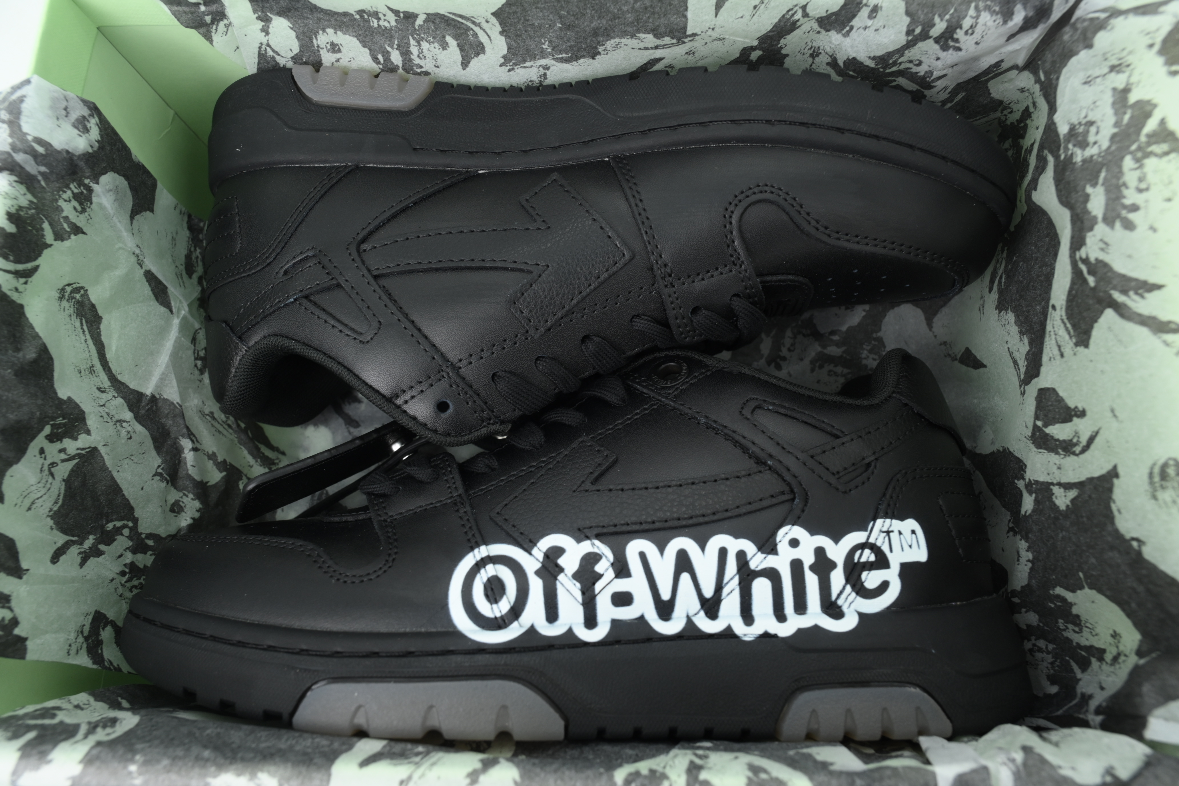PK God Batch OFF-WHITE Out Of Black Print OMIA189S 22LEA004 1001