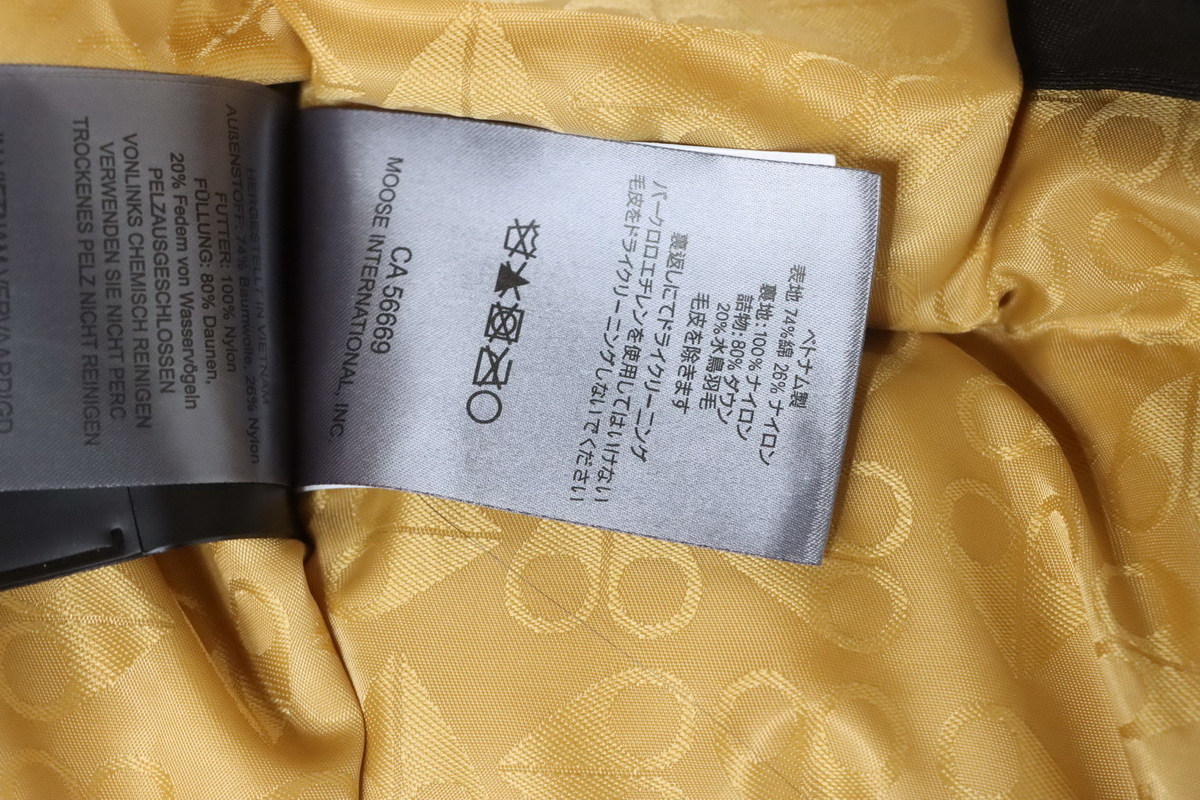 Moose knuckless gold scissor jacket down jacket black