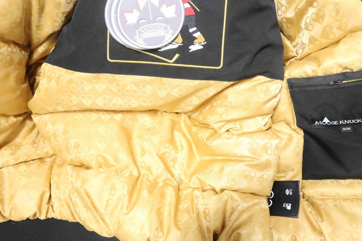 Moose knuckless gold scissor jacket down jacket black
