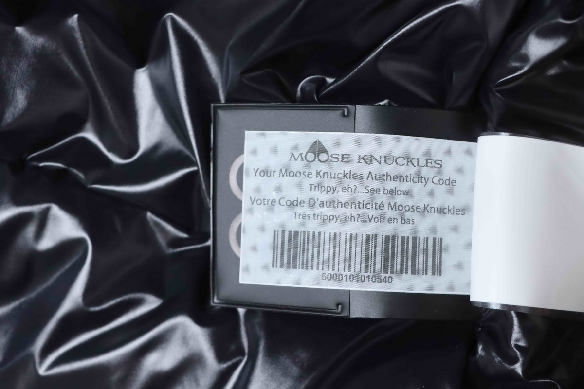 Moose knuckless Golden Scissors 2-in-1 Down Jacket Black