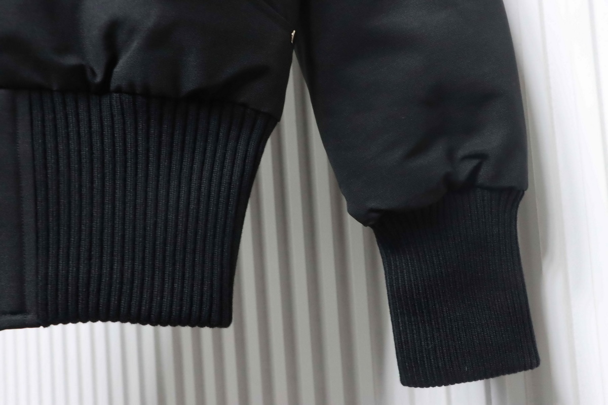 Moose knuckless Short down jacket with gold scissors design, black