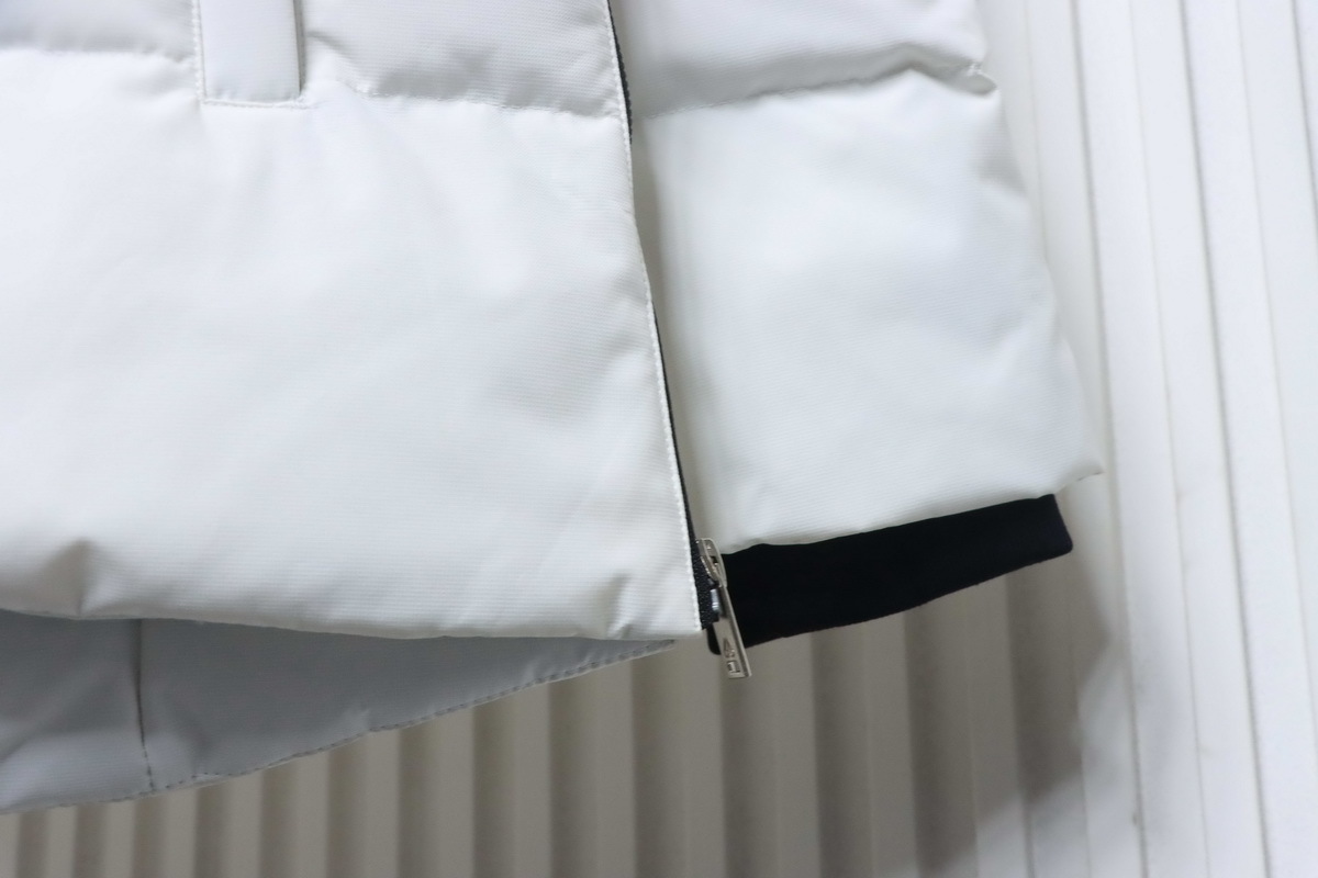 Moose knuckless Cloud down jacket  White