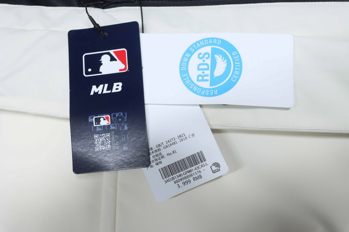 MLB  Second generation large fur collar workwear white