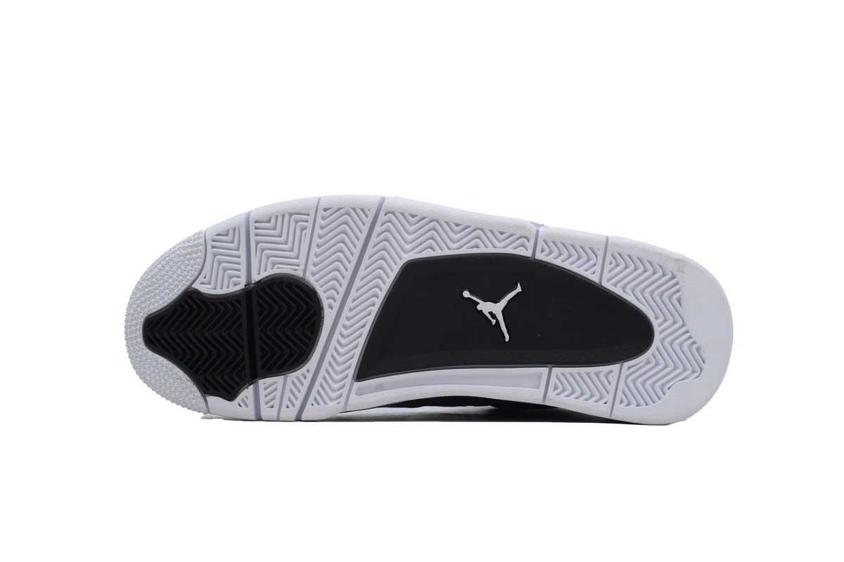  Air Jordan 4 “Fear”  FQ 8138-002