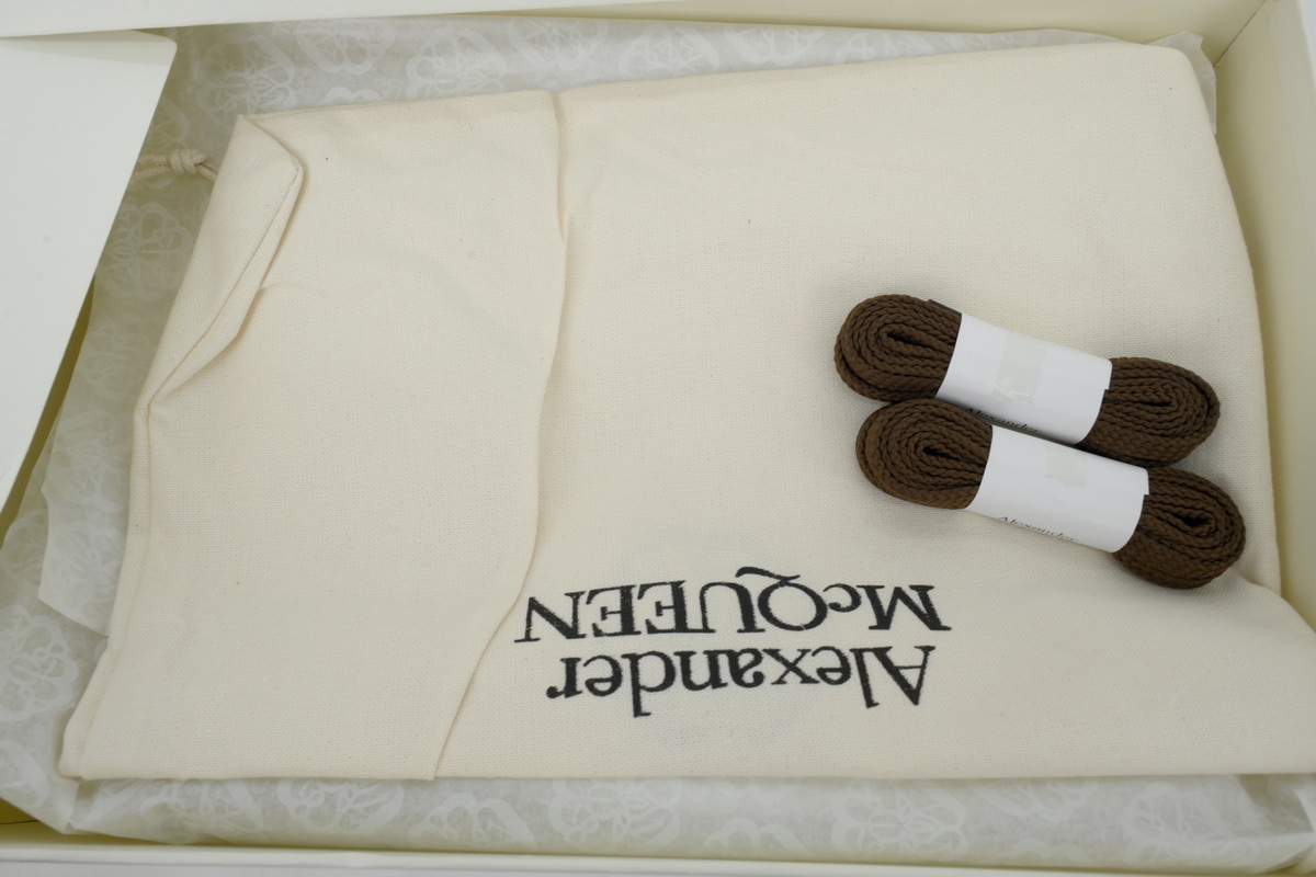 PK  God  Batch   Alexander McQueen Sneaker Coffee Tail