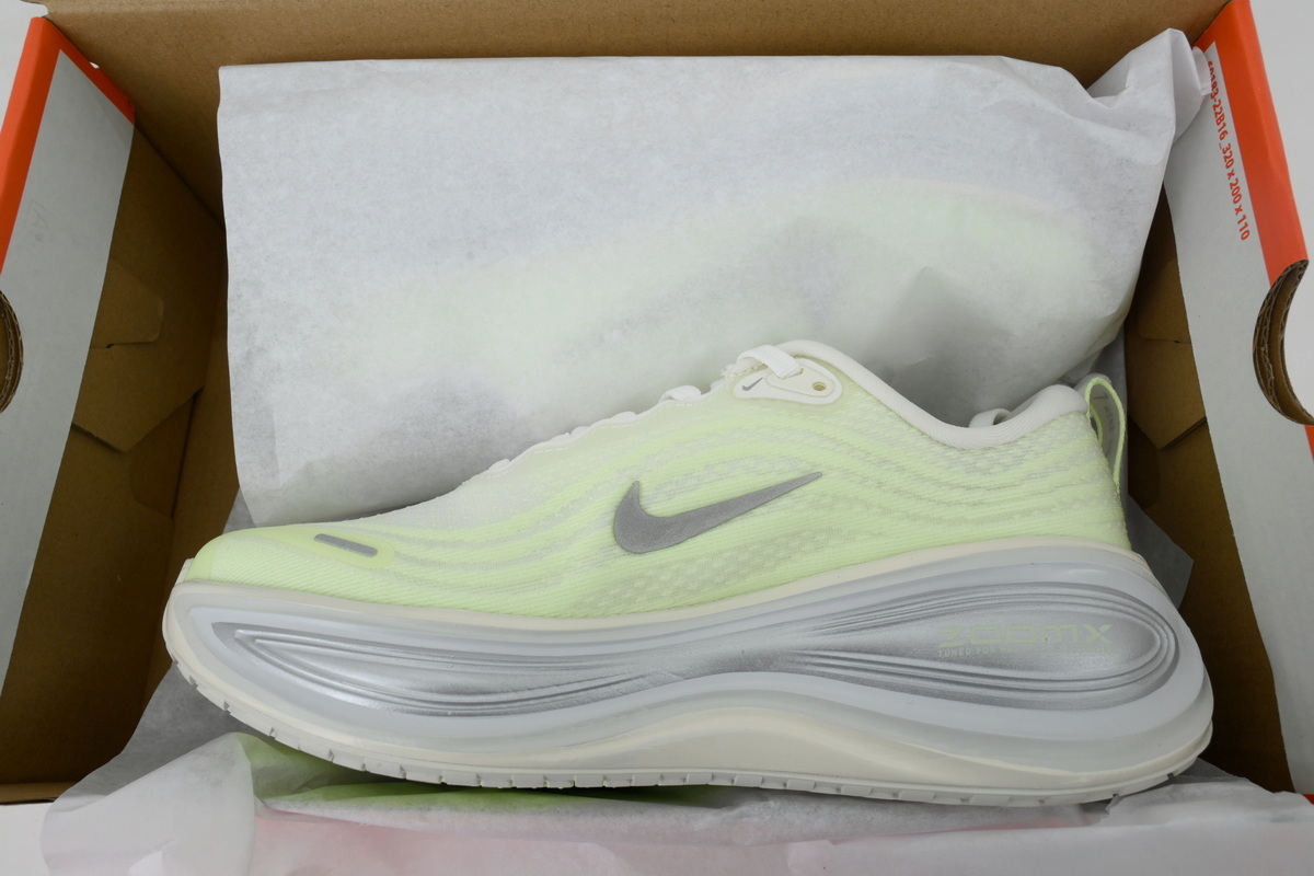 Nike Wmns Vomero Plus 'Barely Volt'  HV8154-103