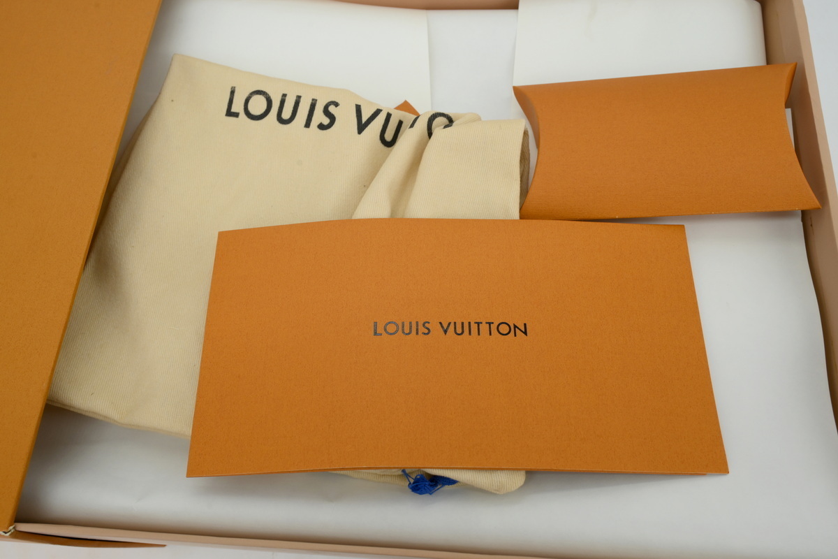 LOUIS VUITTON Bai Shenlan