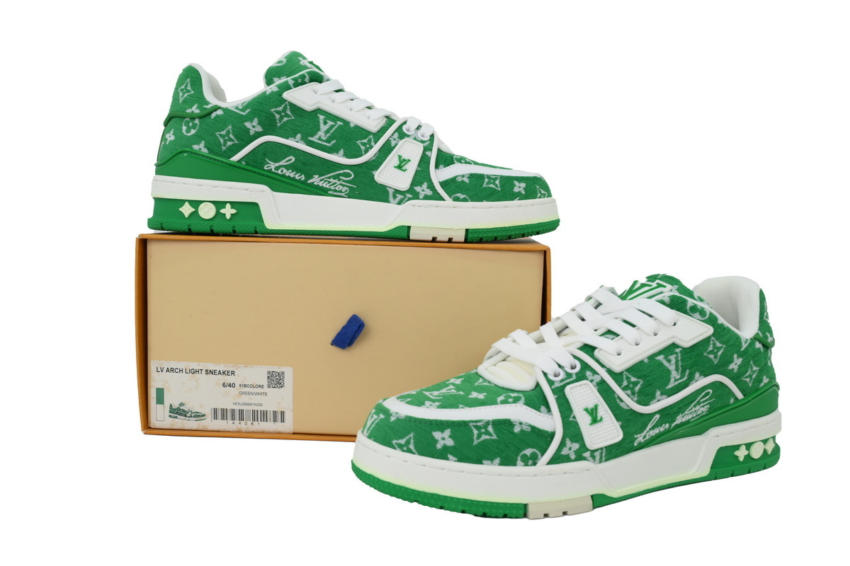  LOUIS VUITTON Green and white cloth