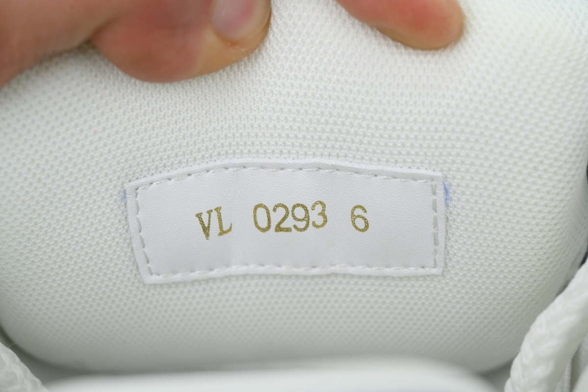 LOUIS VUITTON purple powder