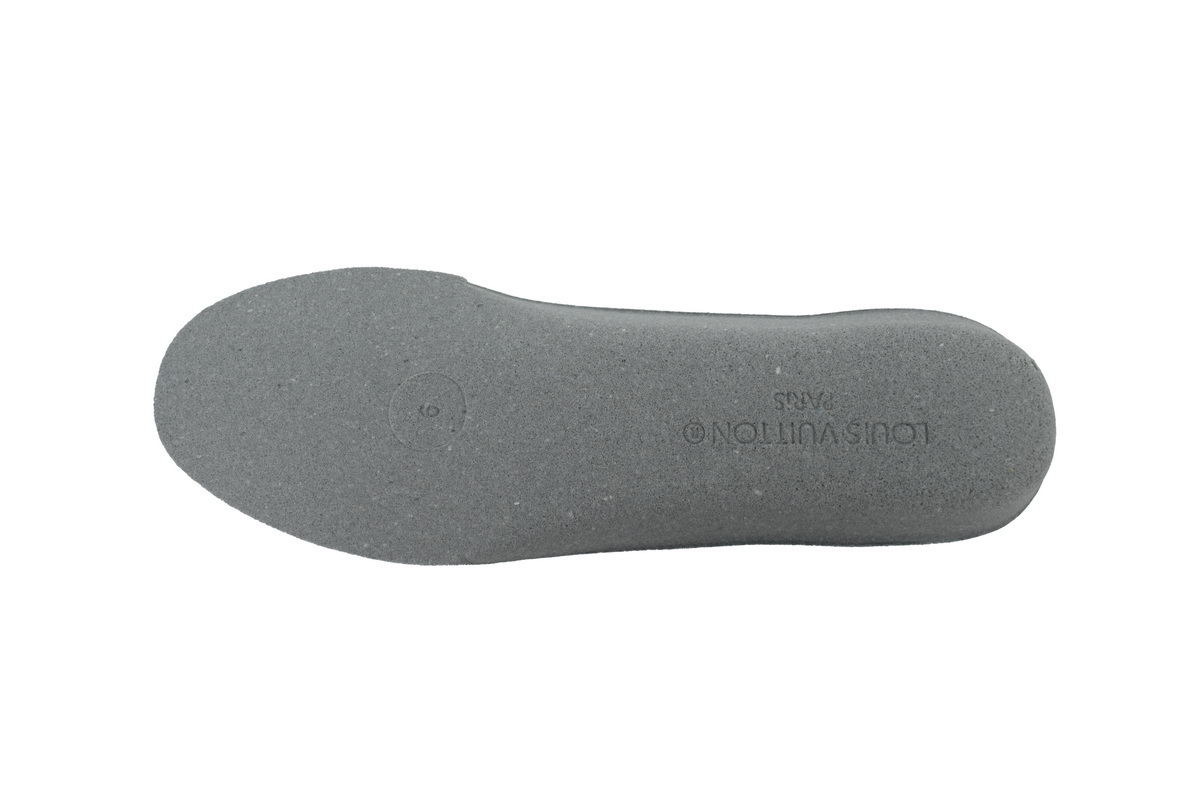 LOUIS VUITTON purple powder