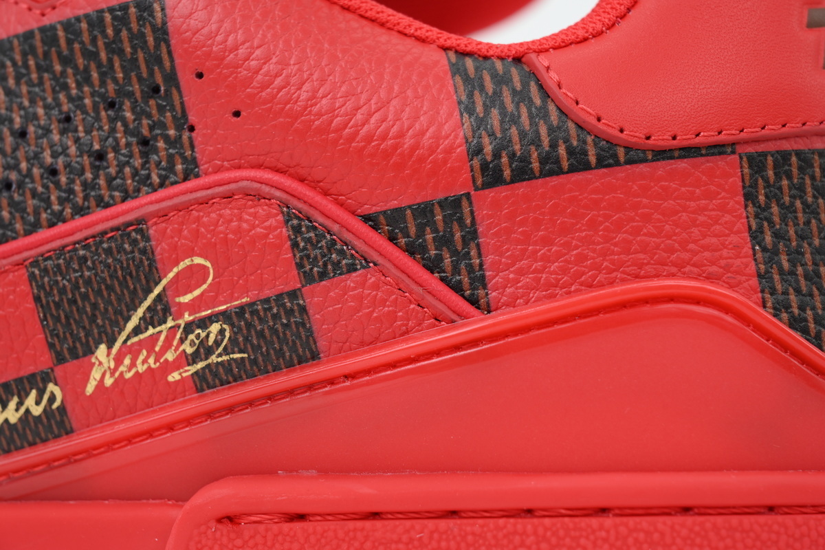 LOUIS VUITTON Black and red plaid