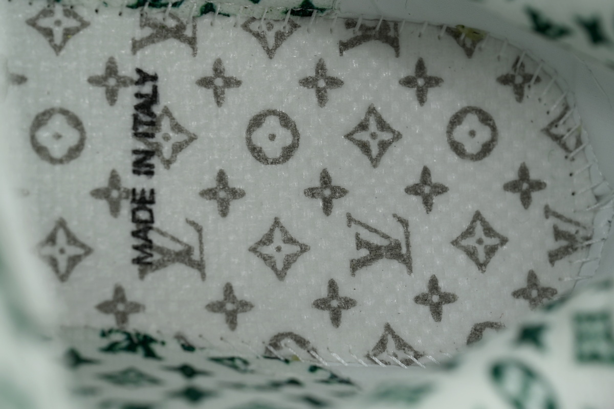 LOUIS VUITTON White and green