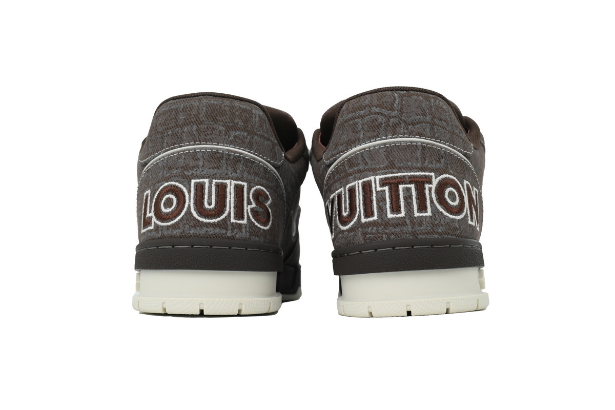  LOUIS VUITTON brown