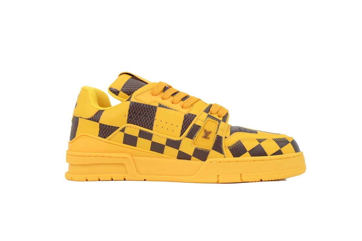 LOUIS VUITTON Black and yellow plaid