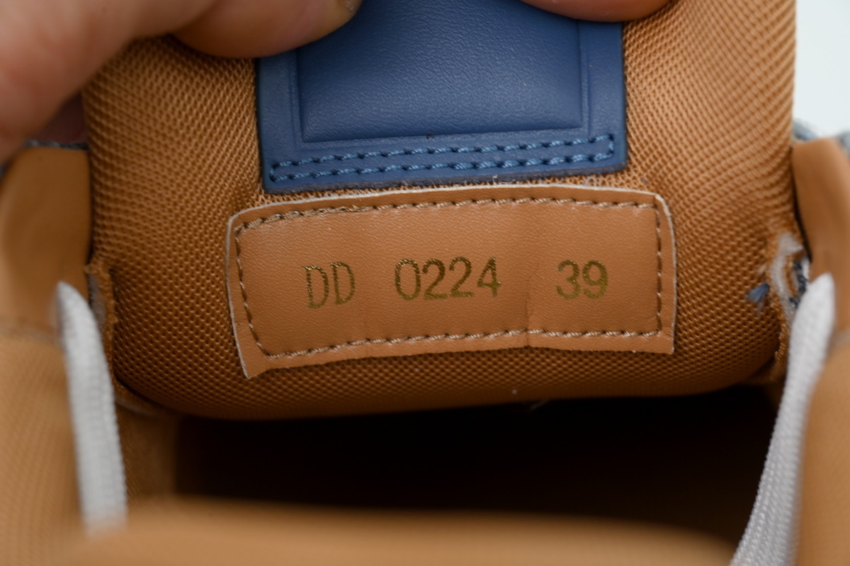 LOUIS VUITTON Orchid Brown