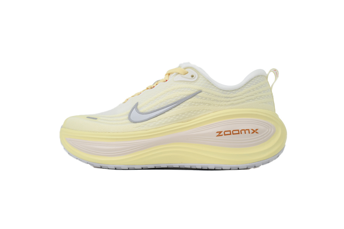 Nike Wmns Vomero Yellow IM5020-100