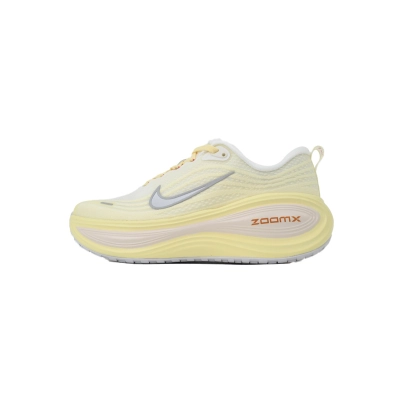 Nike Wmns Vomero Yellow IM5020-100 01