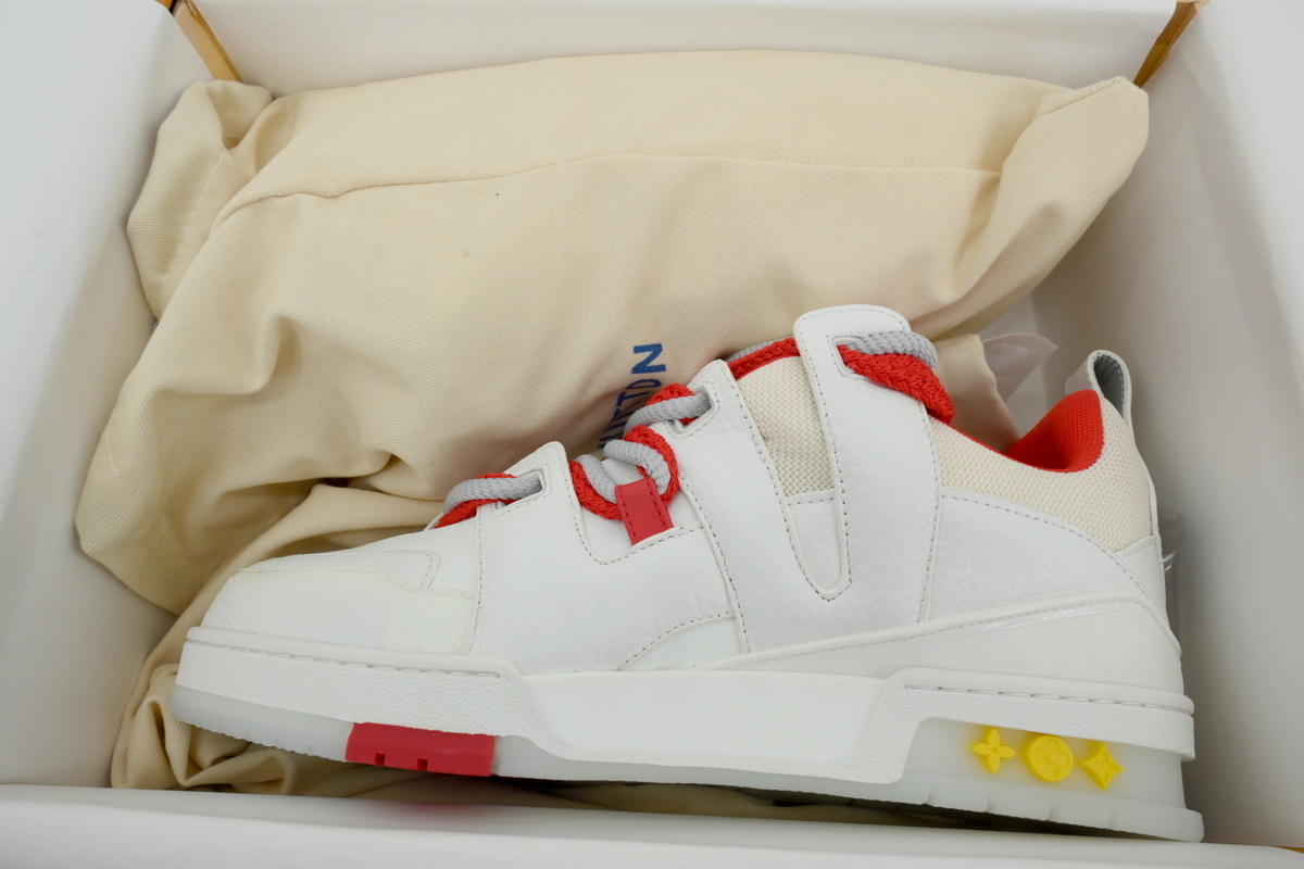  LOUIS VUITTON White And Red Flowers