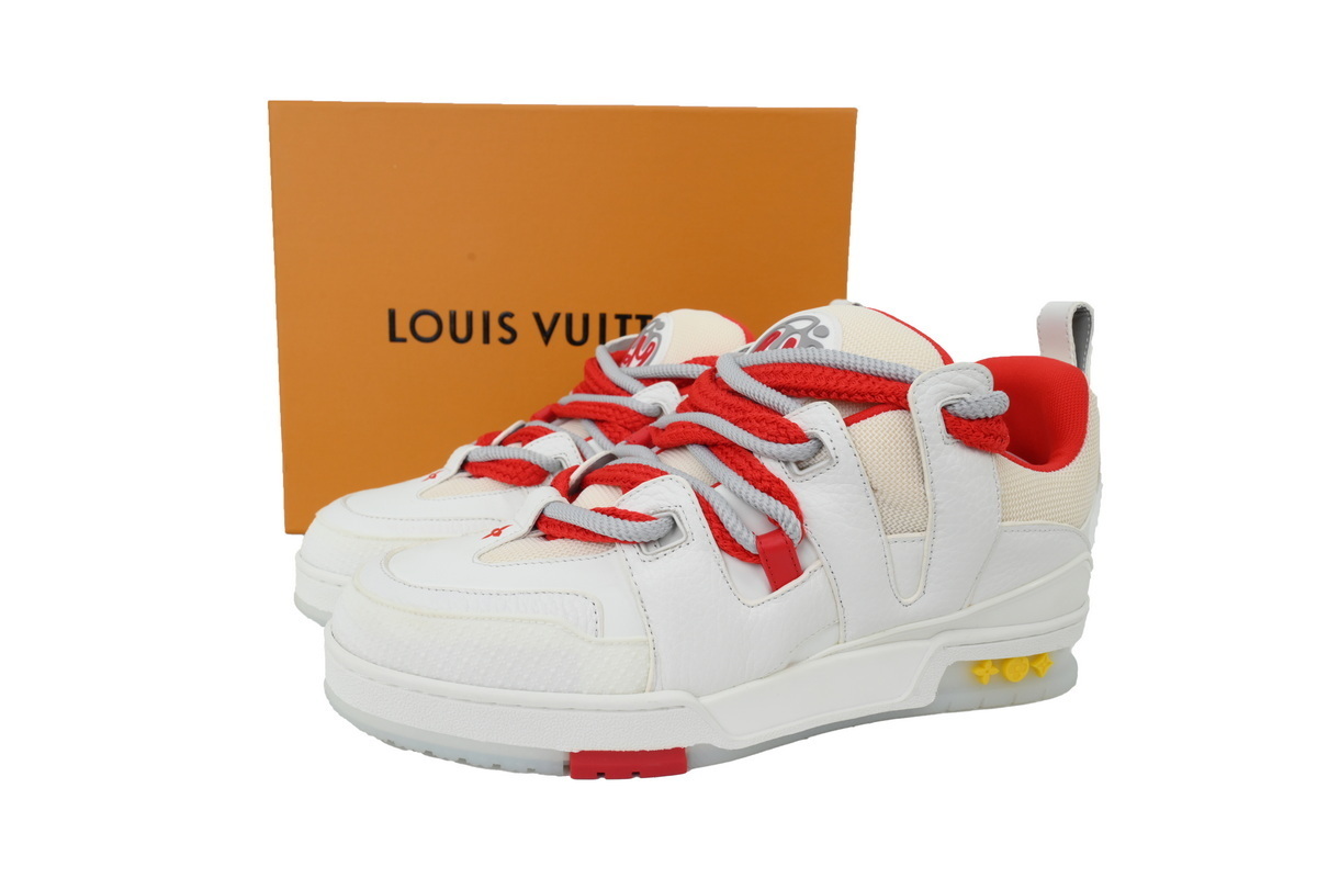  LOUIS VUITTON White And Red Flowers