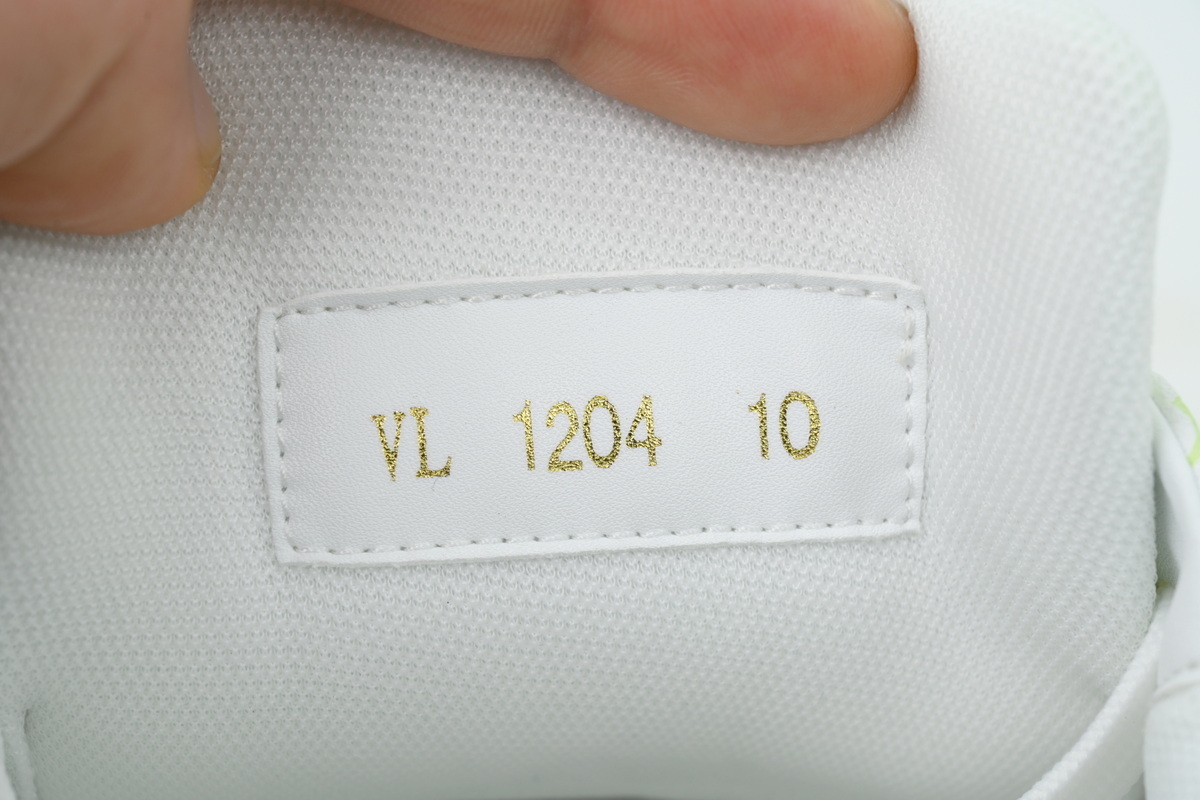 LOUIS VUITTON White flowers