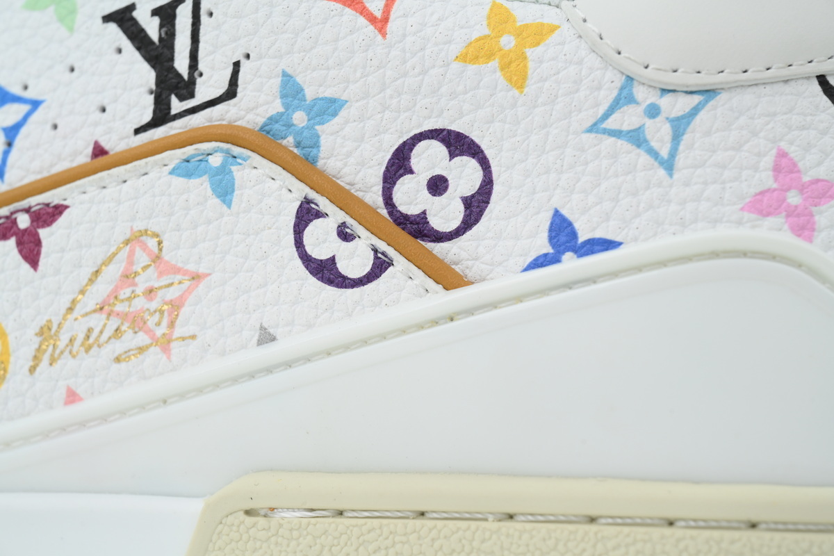 LOUIS VUITTON White flowers