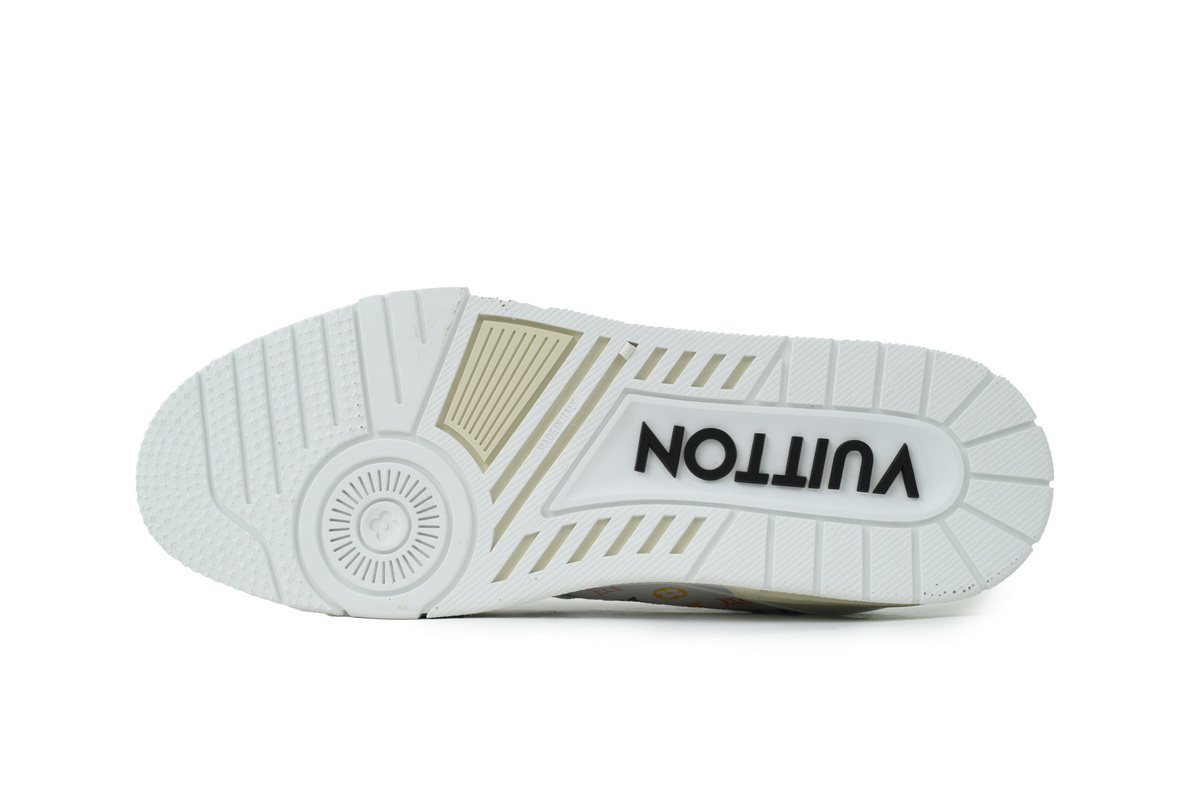 LOUIS VUITTON White flowers