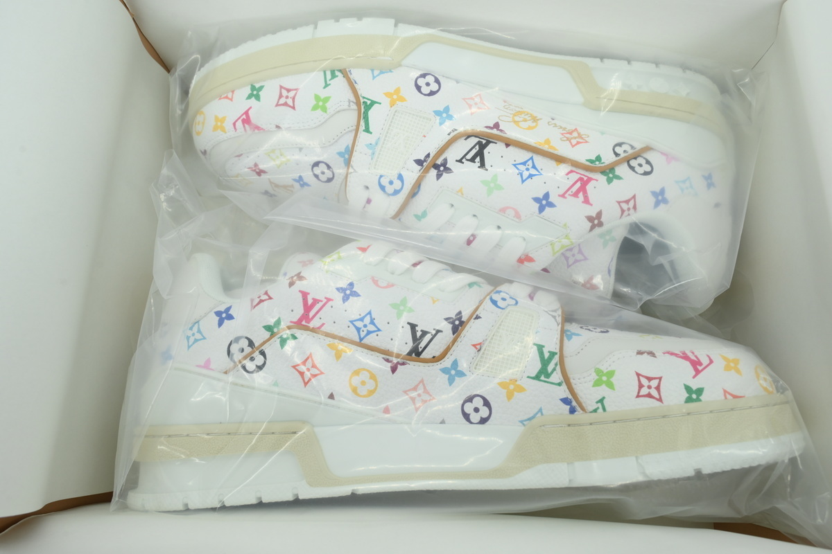 LOUIS VUITTON White flowers