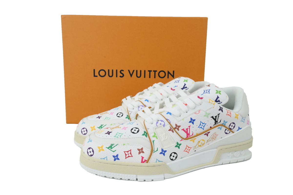 LOUIS VUITTON White flowers