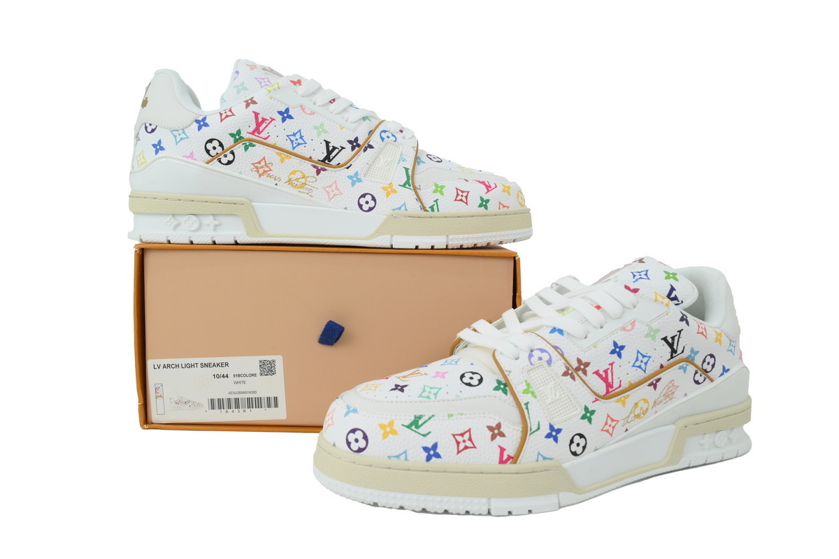 LOUIS VUITTON White flowers