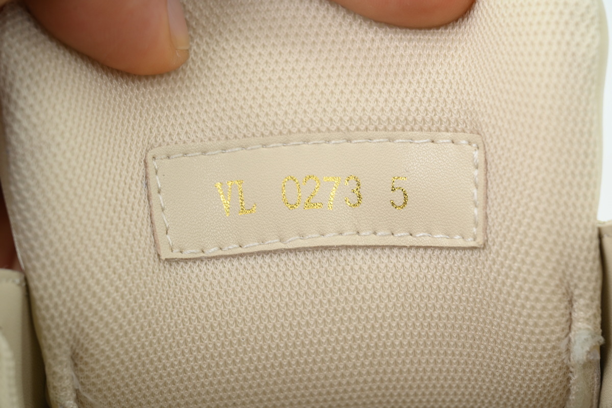 LOUIS VUITTON beige
