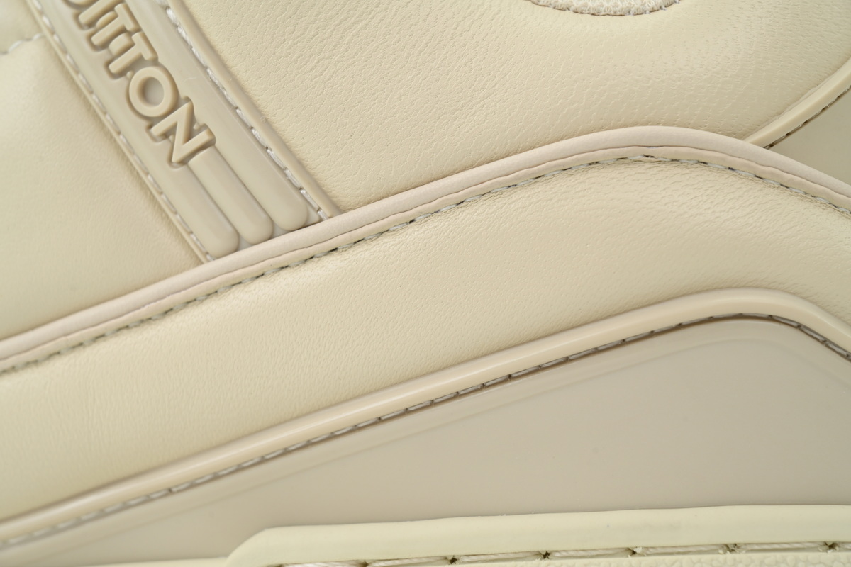 LOUIS VUITTON beige