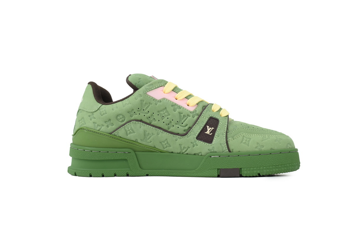 LOUIS VUITTON Green embossed pattern