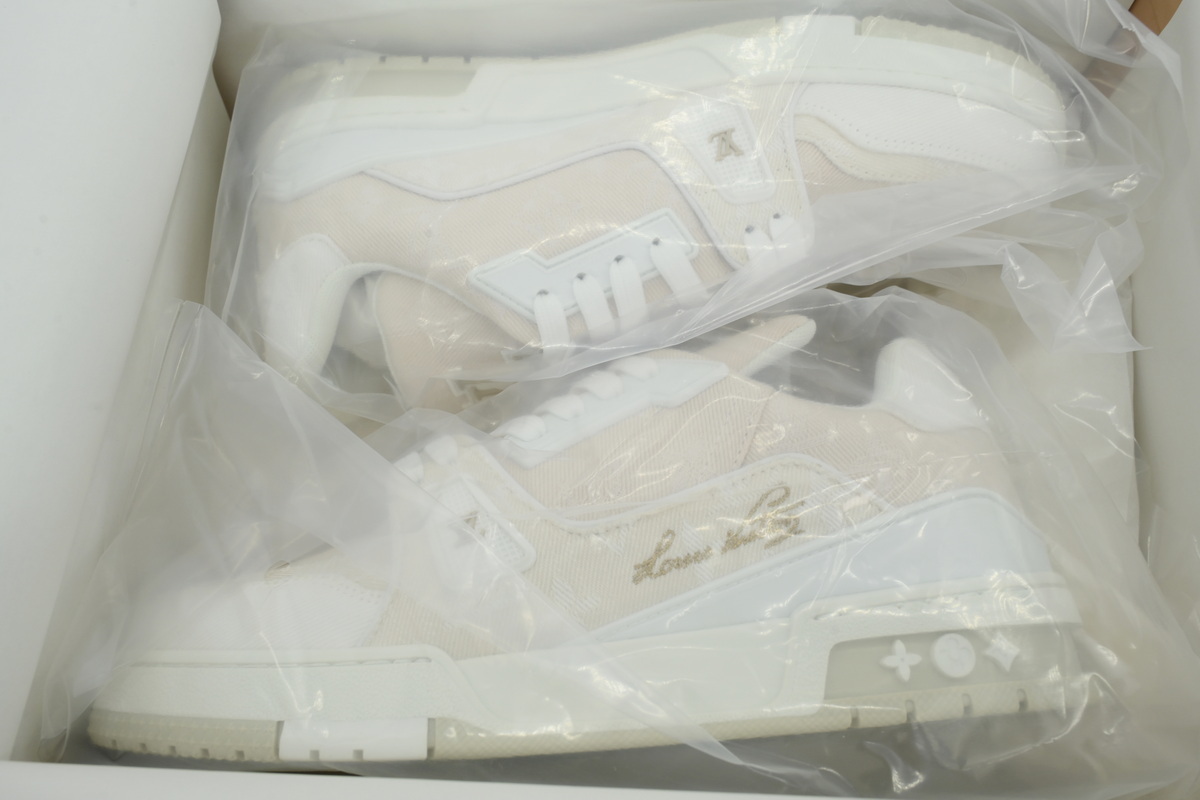 LOUIS VUITTON White denim