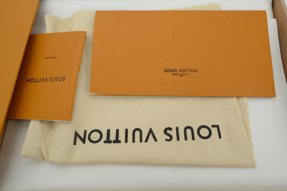 LOUIS VUITTON White denim