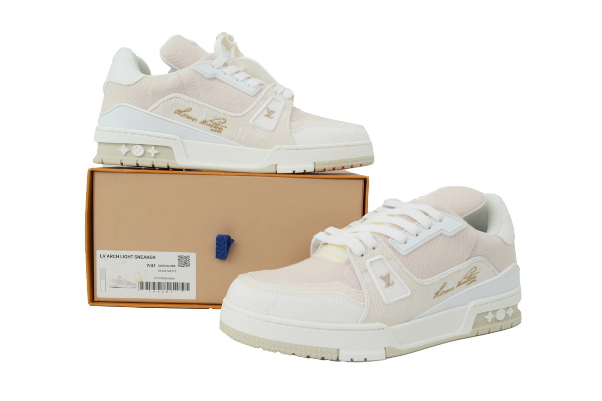 LOUIS VUITTON White denim