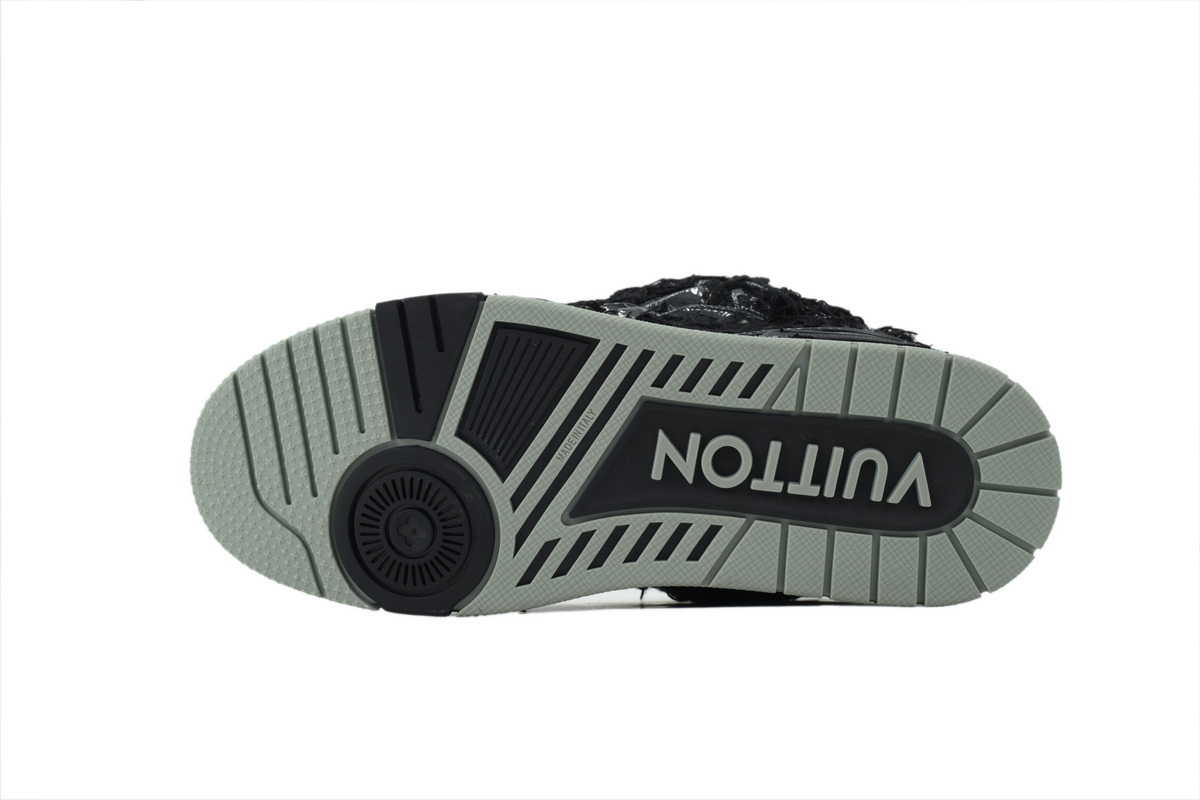 PK God Batch LOUIS VUITTON Plum Blossom Drill in Black