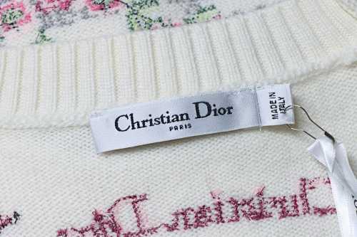 Dioramour Short-Sleeved Sweater