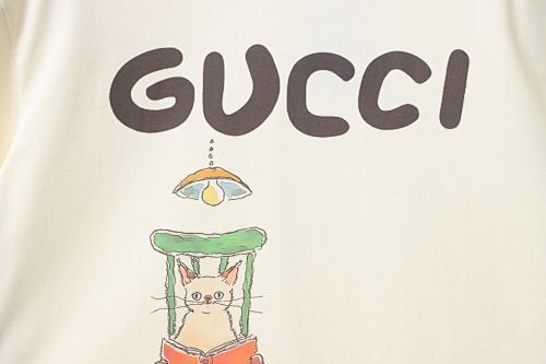 Gucci  Cat Print T-Shirt