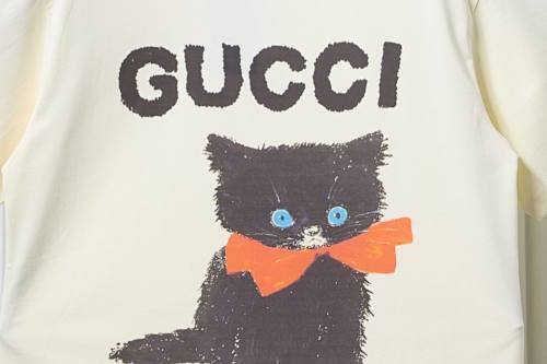 Gucci Black Cat with a Bow T-shirt 