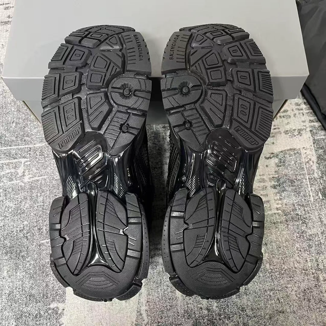PK God Batch Balenciaga Runner Black LED
