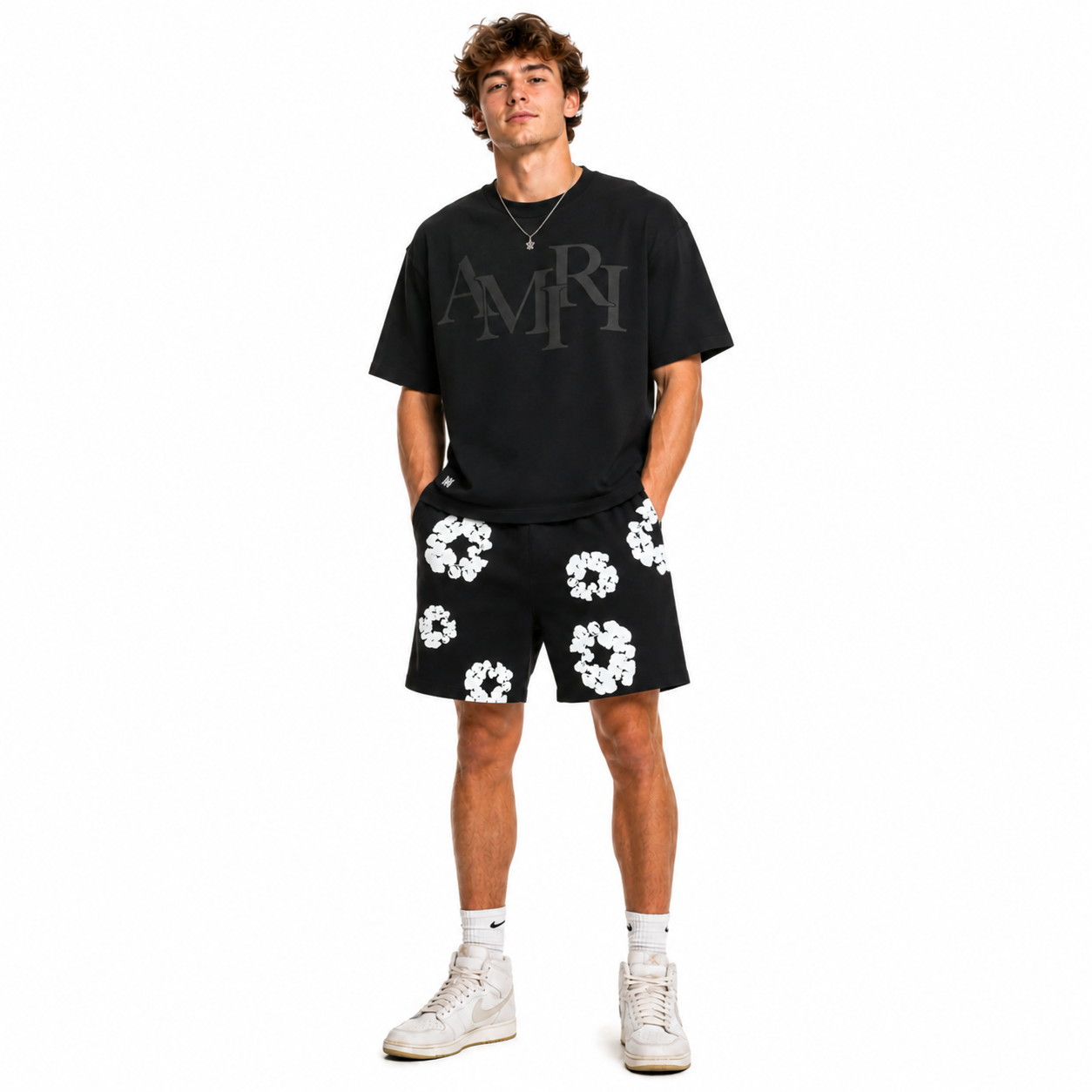 Amiri Staggered Logo T-Shirt+Denim Tears The Cotton Wreath Shorts Black