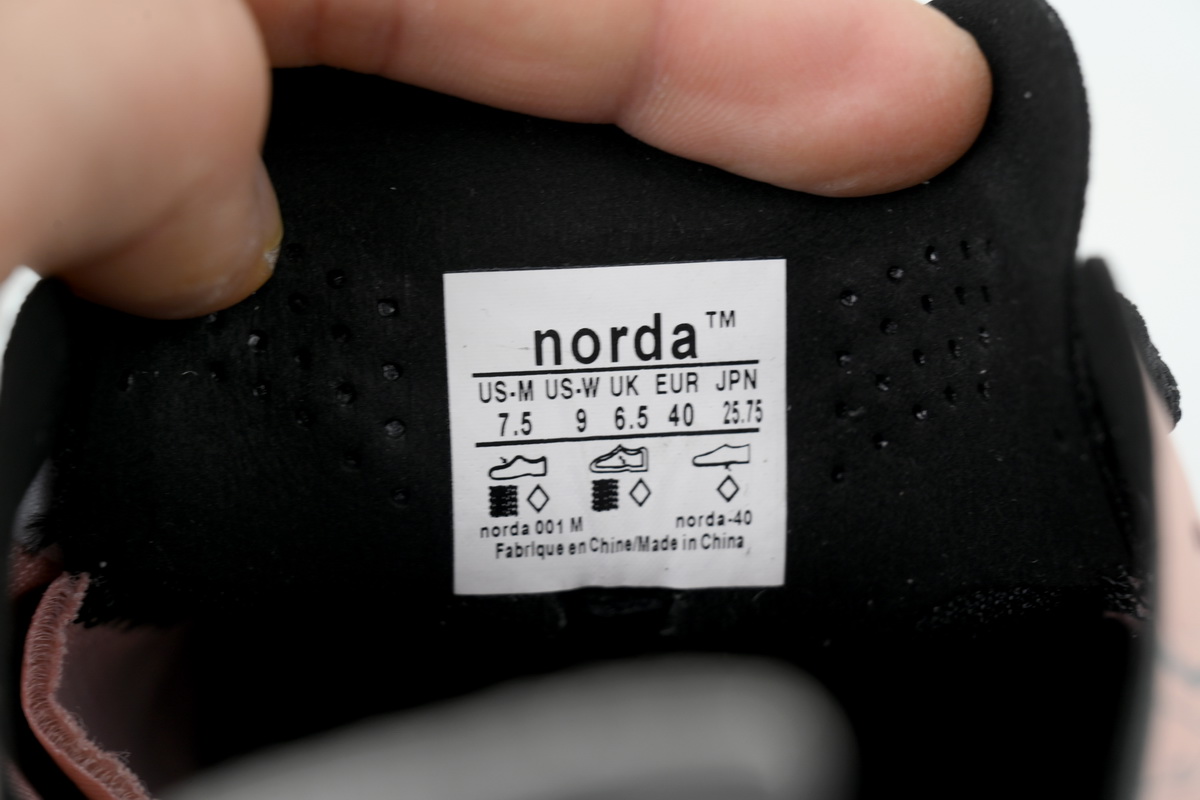 Norda 001 Trail Running Shoe pink