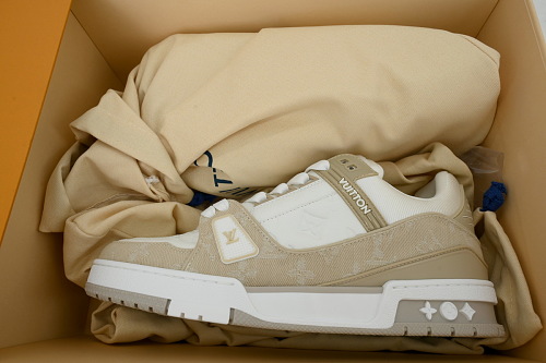 PK God Batch Louis Vuitton Sneakers Apricot (NFC)