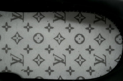 PK God Batch Louis Vuitton Sneakers Black (NFC)