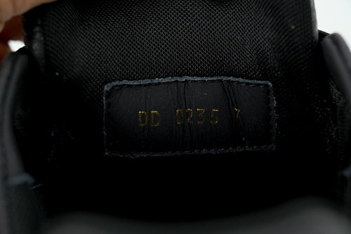 PK God Batch Louis Vuitton Sneakers Black rivets (NFC)