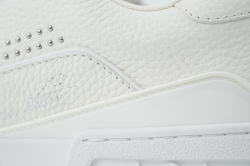 PK God Batch Louis Vuitton Sneakers White rivets (NFC)