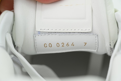 PK God Batch Louis Vuitton Sneakers Yellow (NFC)