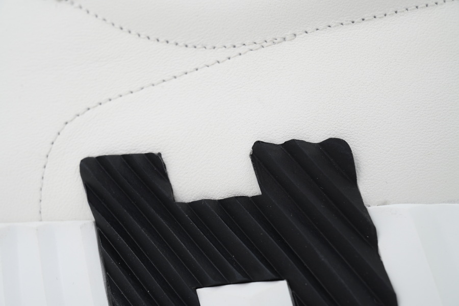  HERMES Bouncing White Grey -Black Label